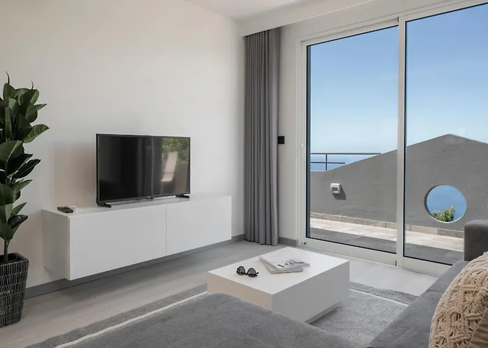 Intelsol By An Island Apartament Calheta (Madeira)